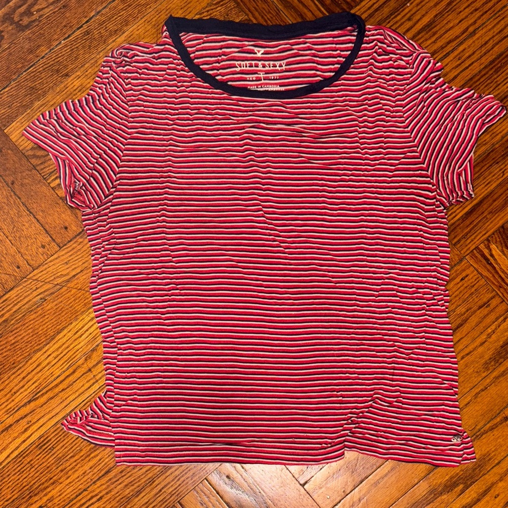 American Eagle Soft & Sexy Tee